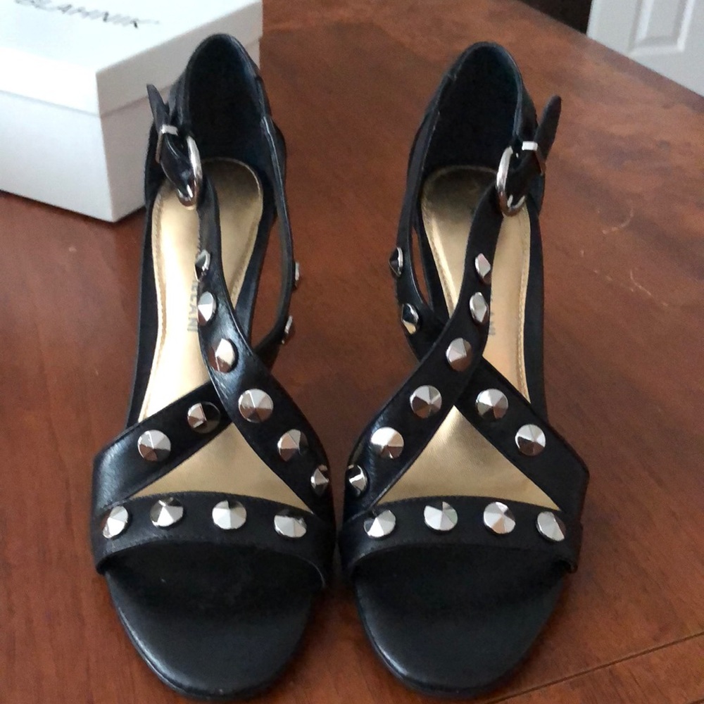 Never worn size 7 1/2